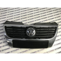 Решітка радіатора VW Passat B6 SN 2005-2010 3C0853651B